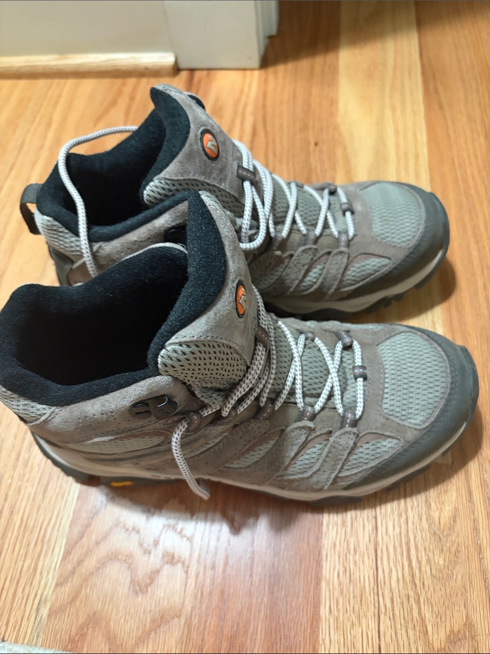 Merrell Taupe Gray Lace-Up Hiking Boots 9.5 W NWOT